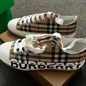 Burberry Sneakers